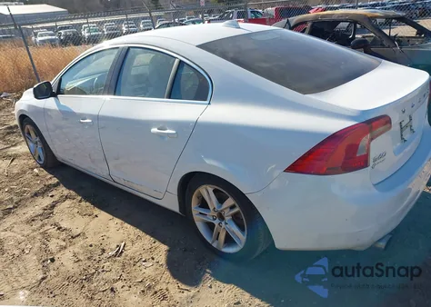 2014 Volvo S60 T6 z USA, uszkodzony, nr VIN YV1902FH7E2274320